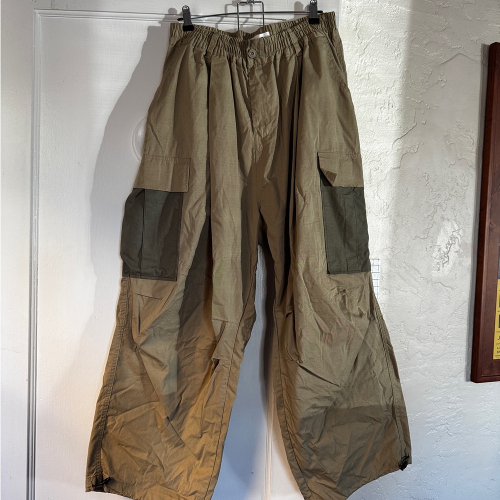 The Frankie Shop Olive/Tan Cargos
